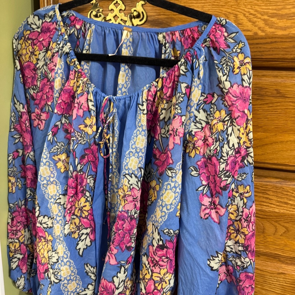 Free People xsmall long sleeve blouse